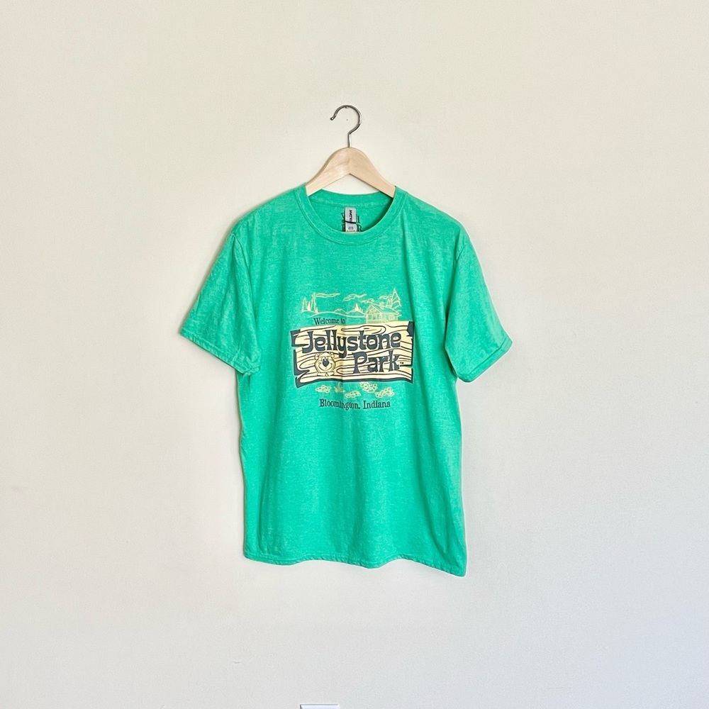Yogi Bear Jellystone Park Bloomington, IN Graphic Green T Shirt Adult size Large